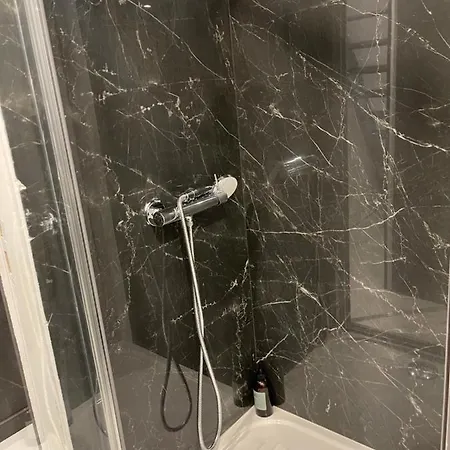 Cartier Apartment *