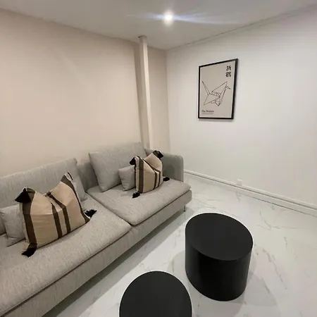 Cartier Apartment *